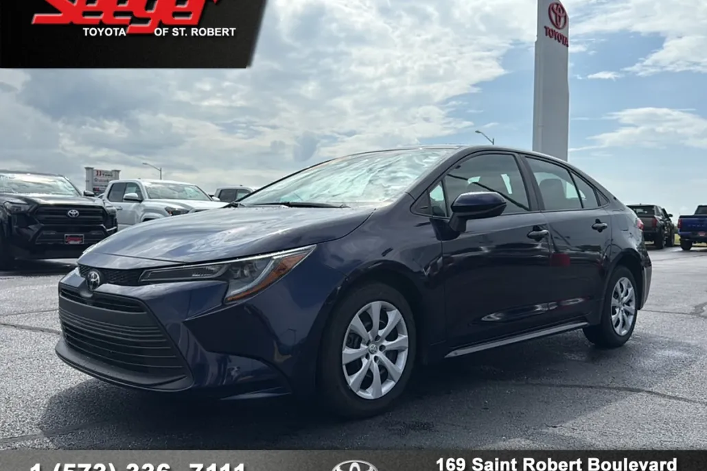 2024 Toyota Corolla LE photo 1