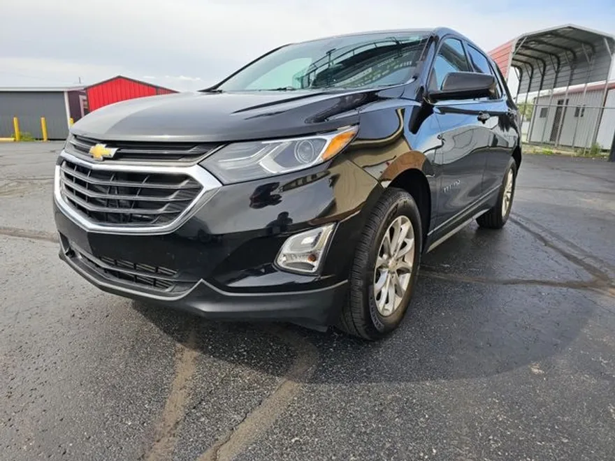 2020 Chevrolet Equinox LT photo 1