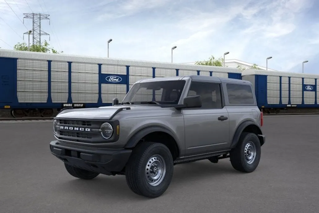2025 Ford Bronco Base photo 1