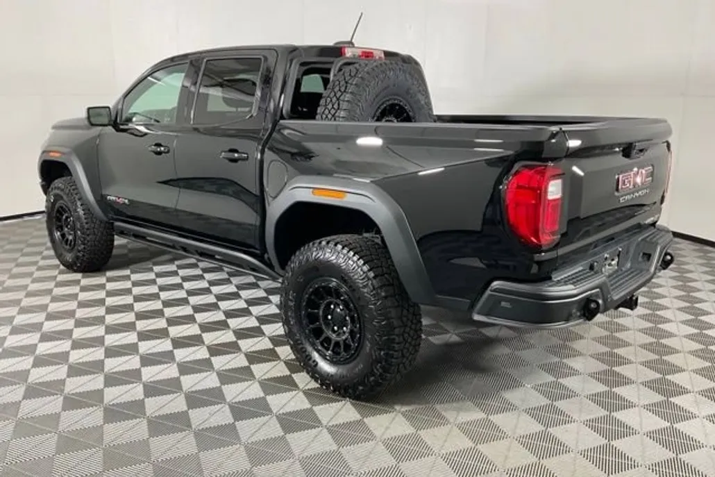 2024 Gmc Canyon AT4X photo 1