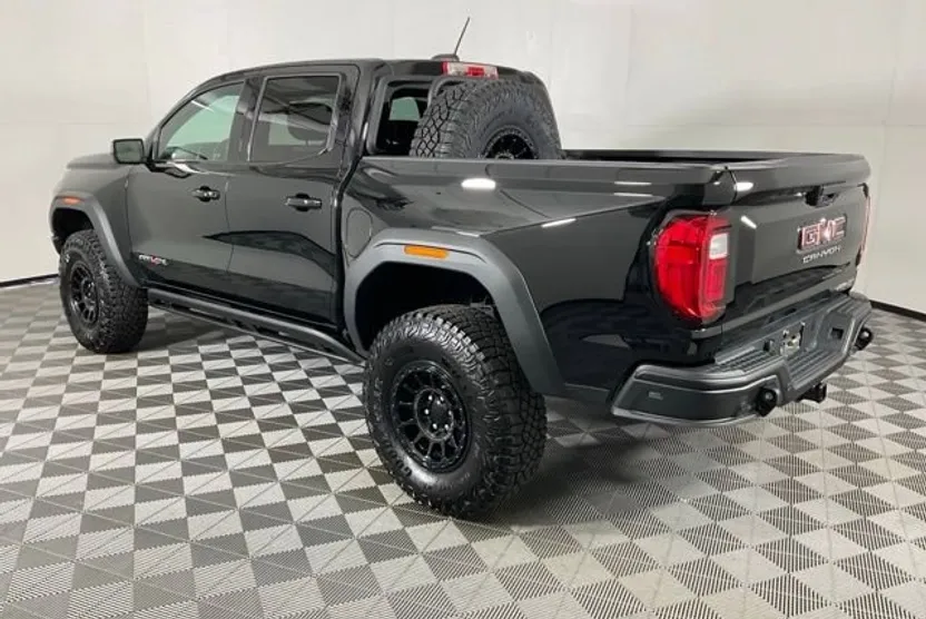 2024 Gmc Canyon AT4X photo 1