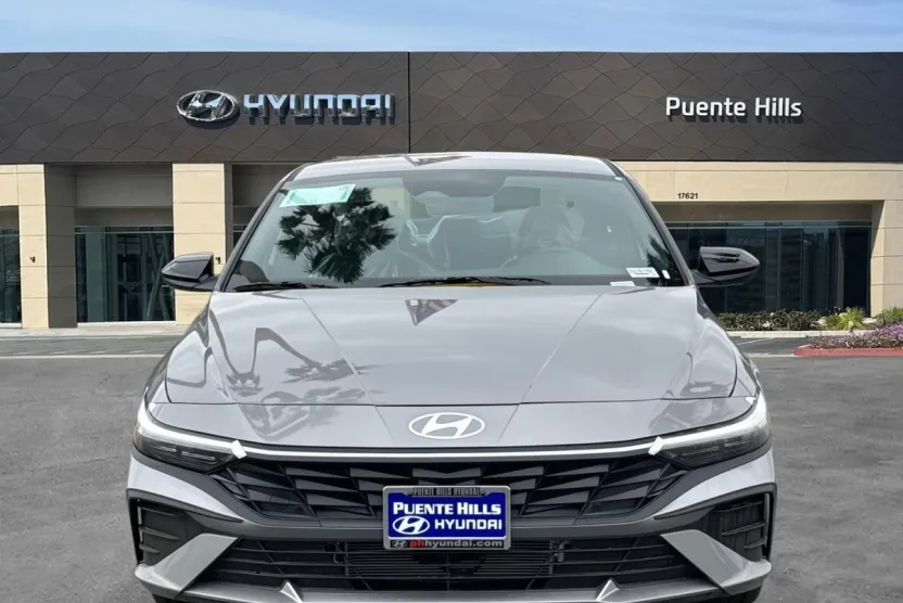 2025 Hyundai Elantra Hybrid SEL Sport photo 1