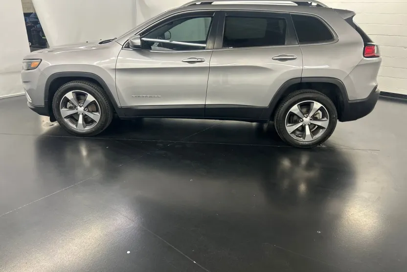 2019 Jeep Cherokee Limited photo 1