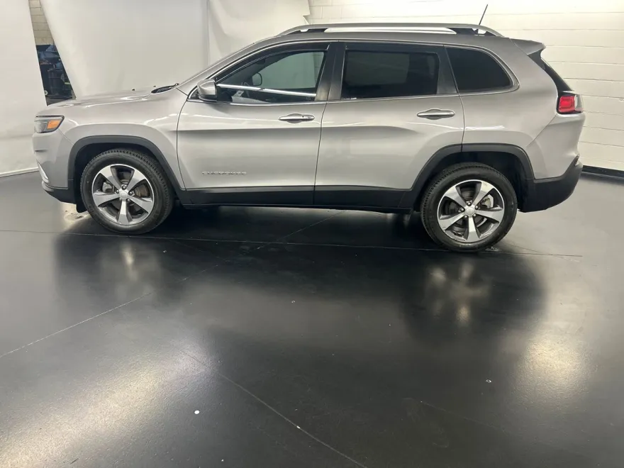2019 Jeep Cherokee Limited photo 1