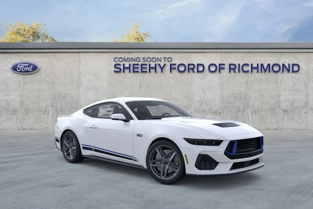 2025 Ford Mustang GT photo 1