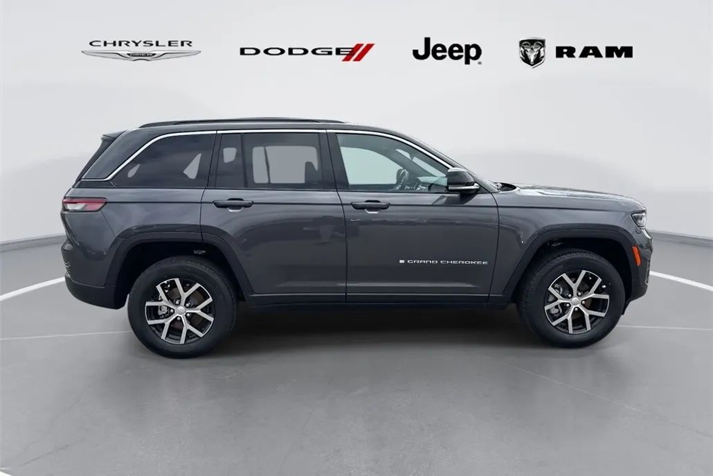 2025 Jeep Grand Cherokee Limited photo 1