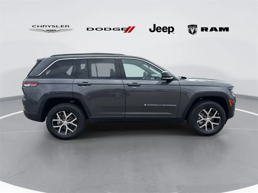 2025 Jeep Grand Cherokee Limited photo 1