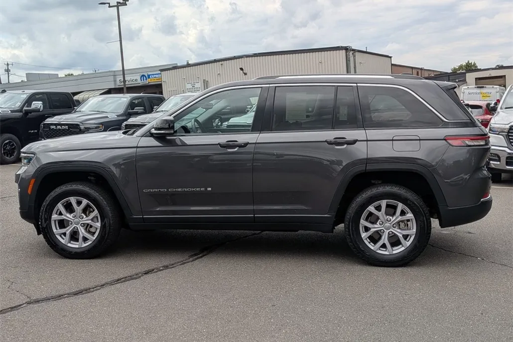 2022 Jeep Grand Cherokee Limited photo 1