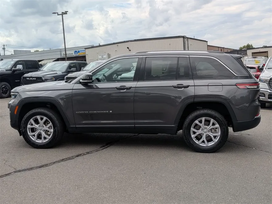 2022 Jeep Grand Cherokee Limited photo 1