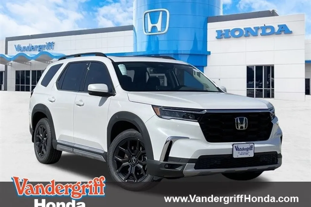 2025 Honda Pilot Touring photo 1