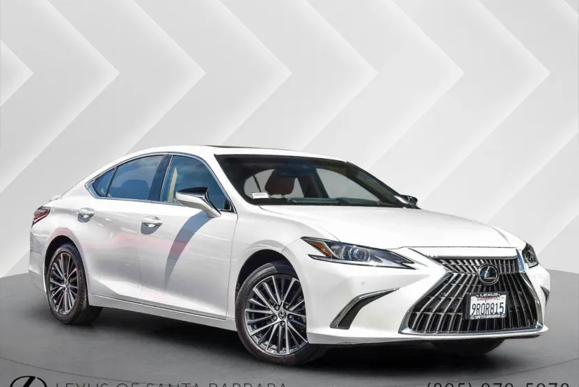 2025 Lexus ES 300h photo 1