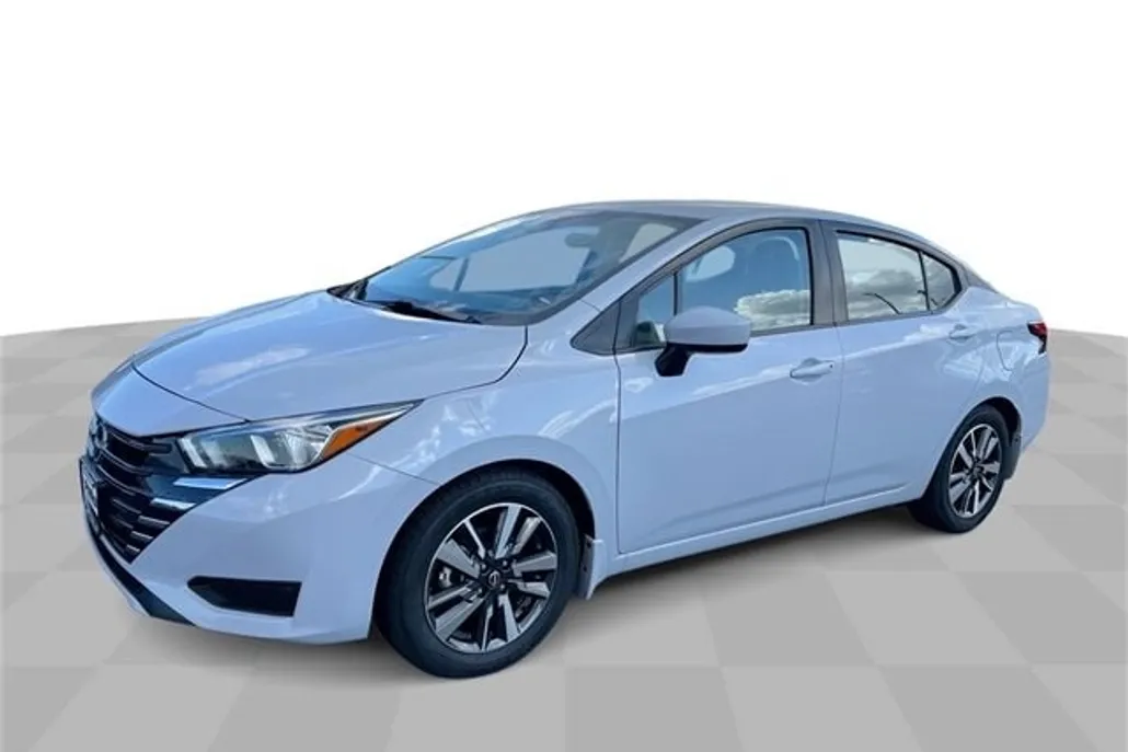 2023 Nissan Versa 1.6 SV photo 1