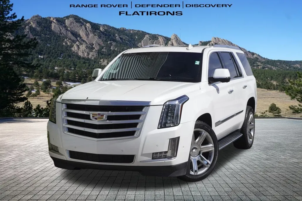 2017 Cadillac Escalade Luxury photo 1