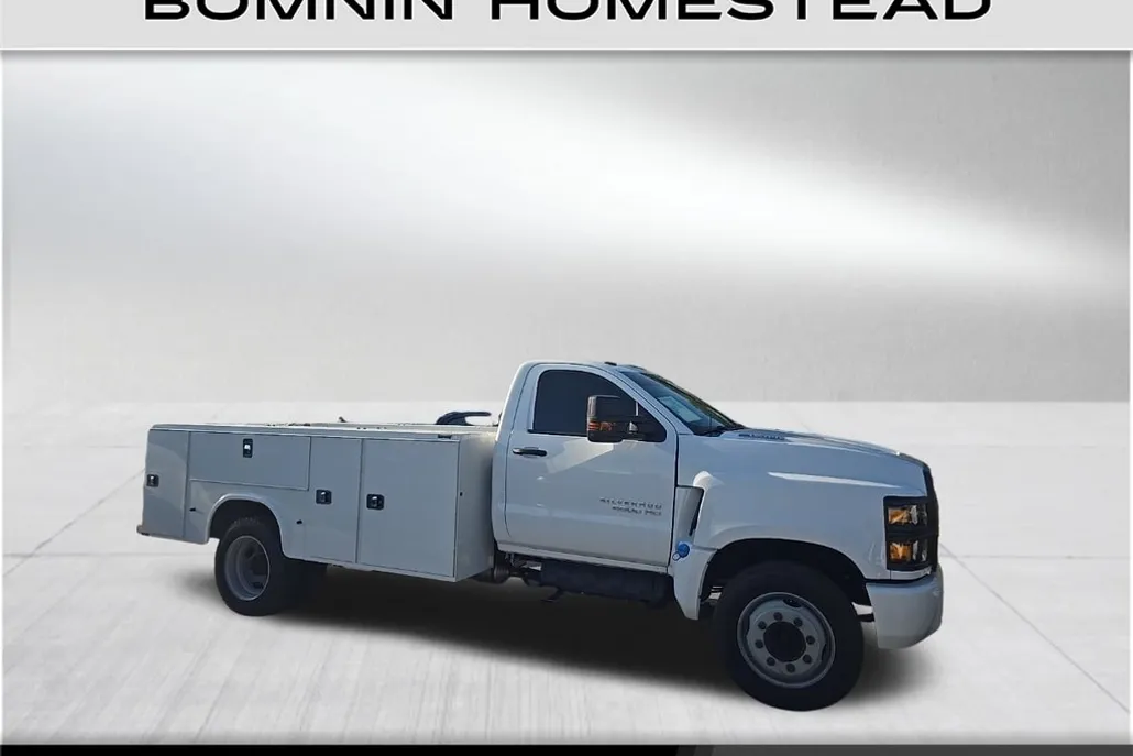 2023 Chevrolet Silverado 4500HD Work Truck photo 1
