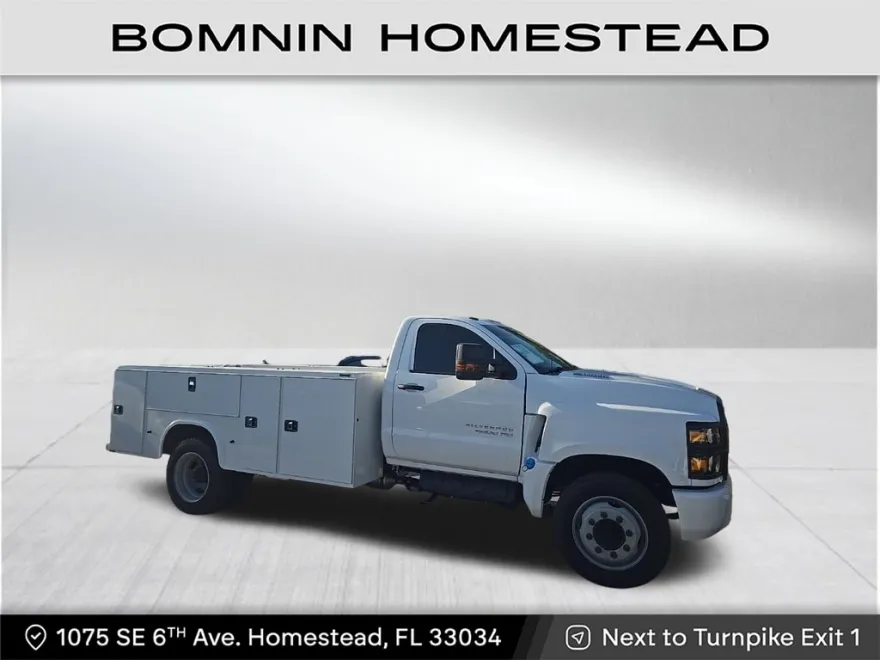 2023 Chevrolet Silverado 4500HD Work Truck photo 1