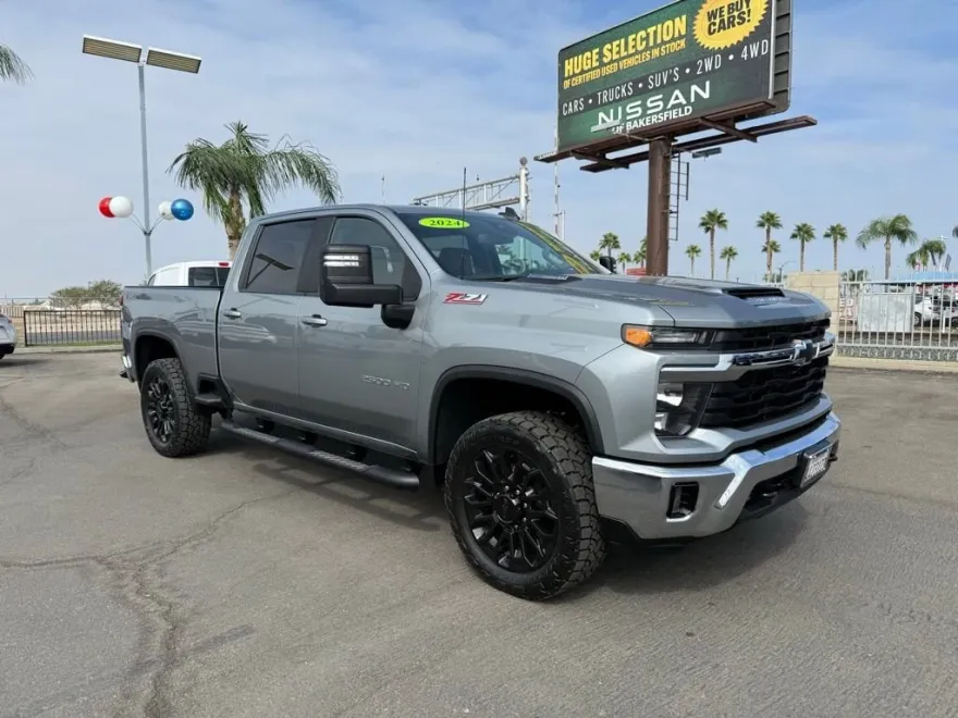 2024 Chevrolet Silverado 2500HD LT photo 1