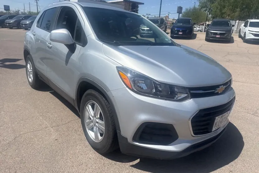 2019 Chevrolet Trax LS photo 1