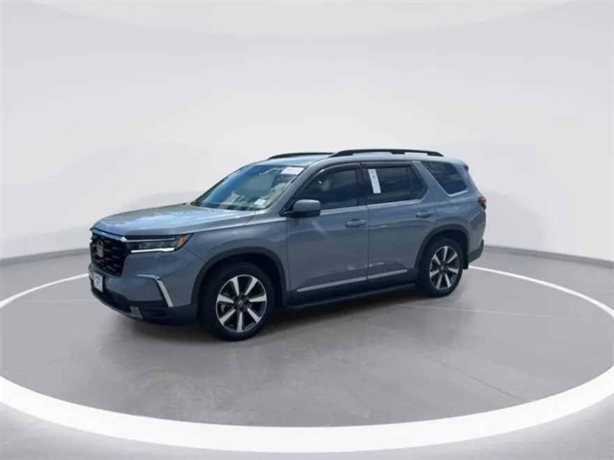 2025 Honda Pilot Touring photo 1