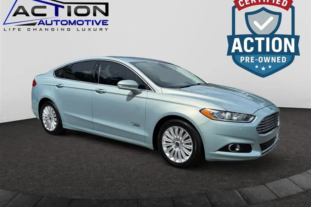 2014 Ford Fusion Energi Titanium photo 1