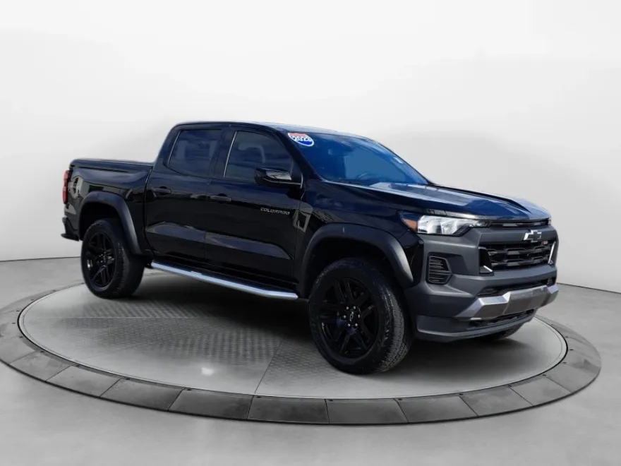 2023 Chevrolet Colorado Trail Boss photo 1