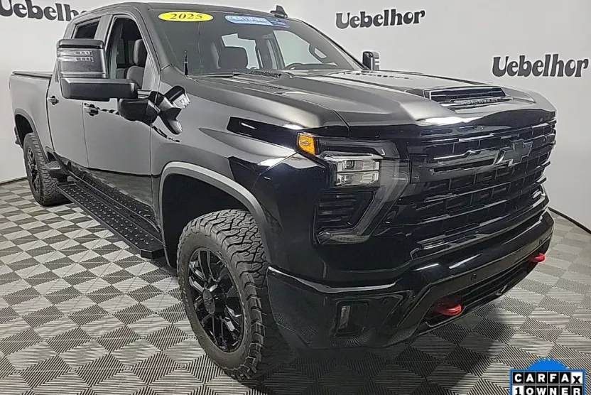 2025 Chevrolet Silverado 2500HD LT photo 1
