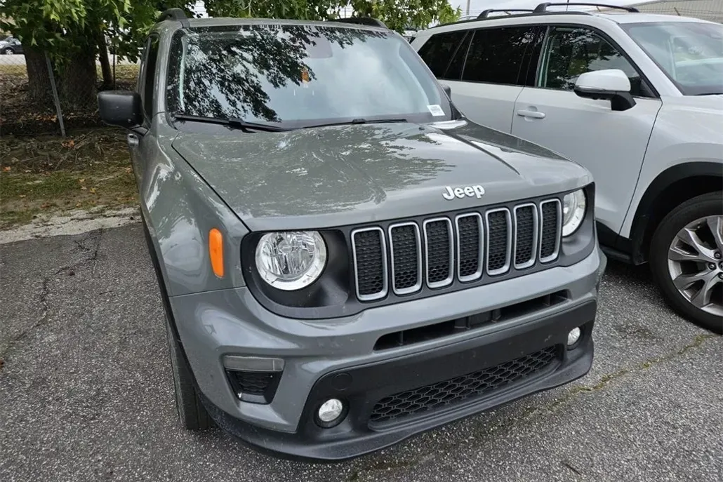 2022 Jeep Renegade Latitude photo 1