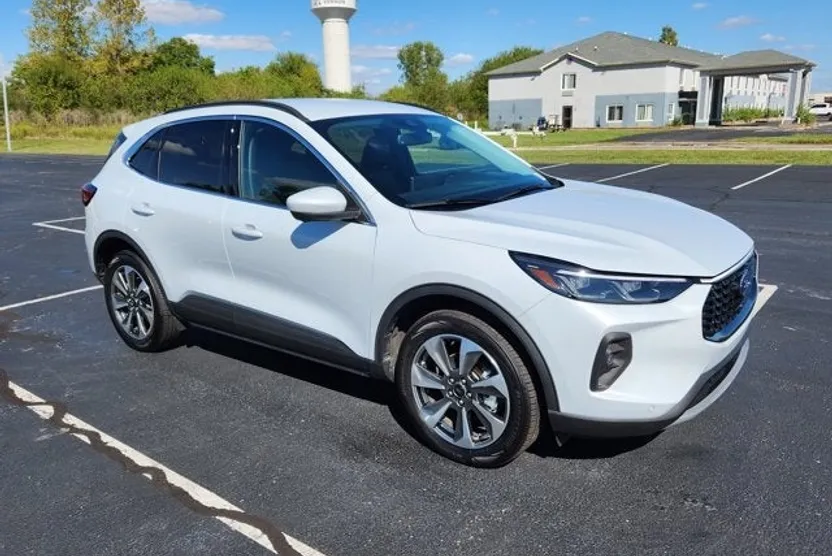 2025 Ford Escape Platinum photo 1