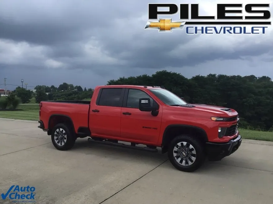 2024 Chevrolet Silverado 2500HD Custom photo 1