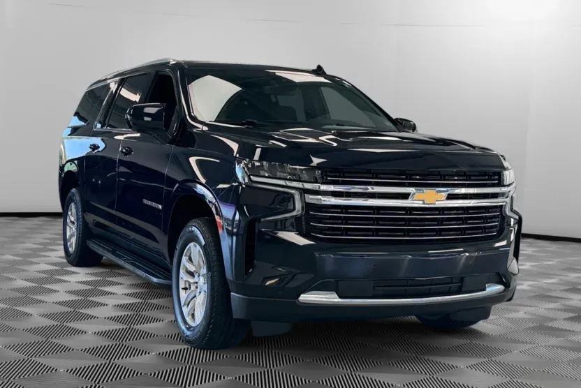 2024 Chevrolet Suburban 1500 LT photo 1