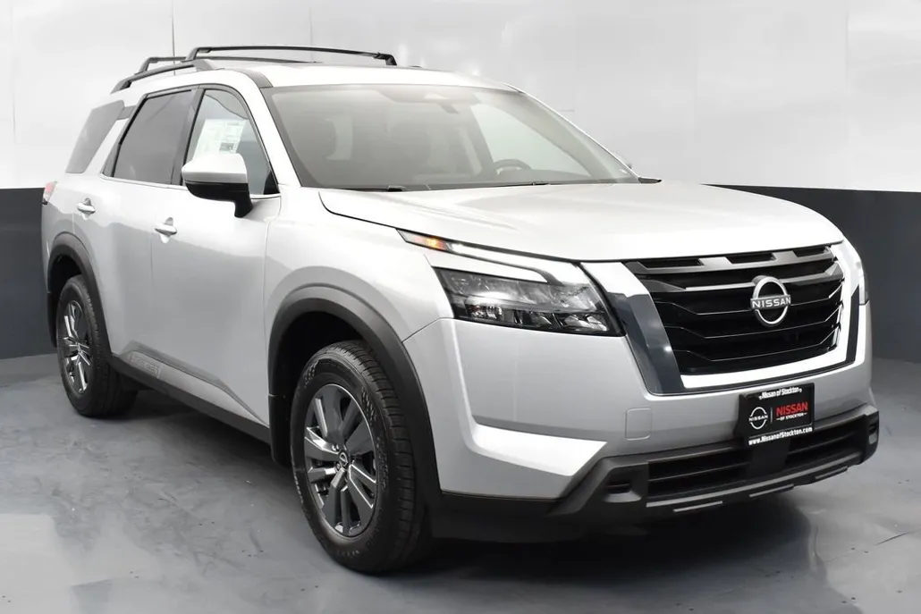 2025 Nissan Pathfinder SV photo 1