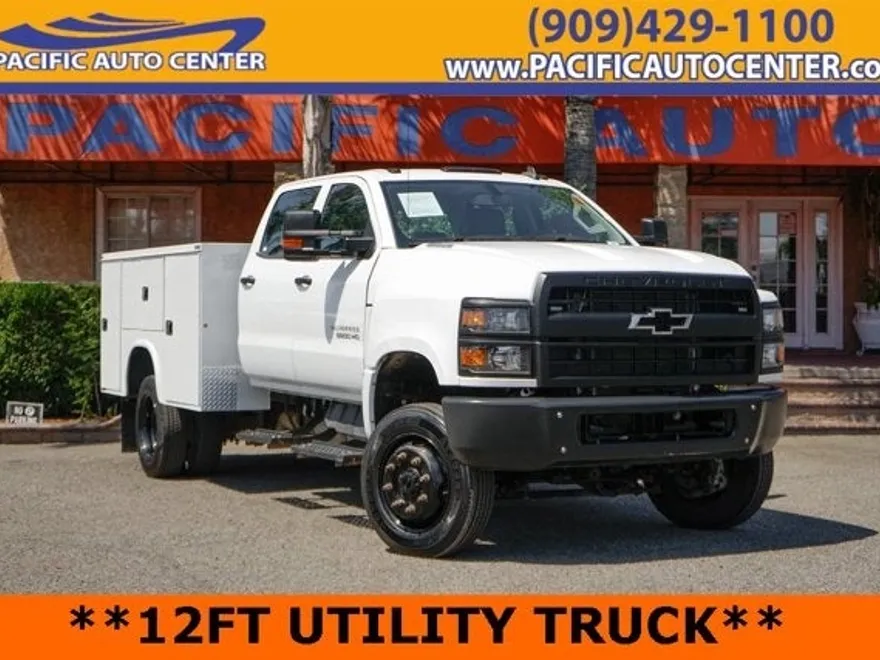 2022 Chevrolet Silverado 5500HD Work Truck photo 1