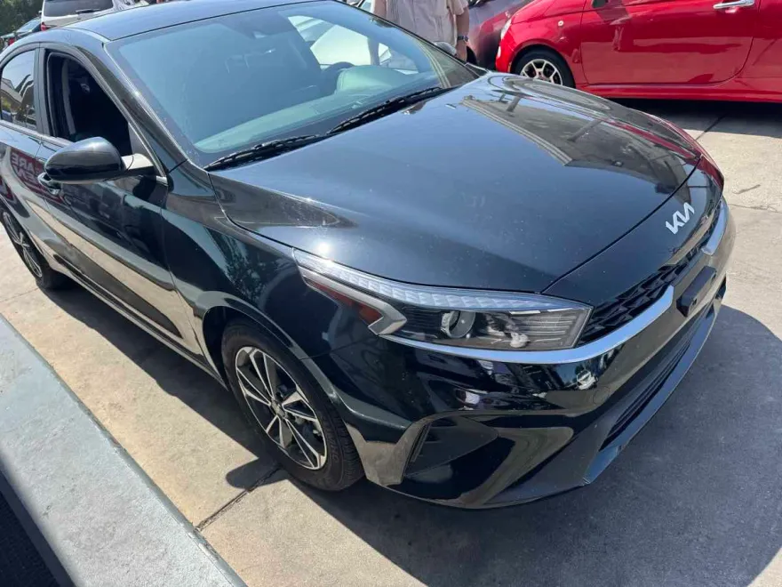 2024 Kia Forte LXS photo 1