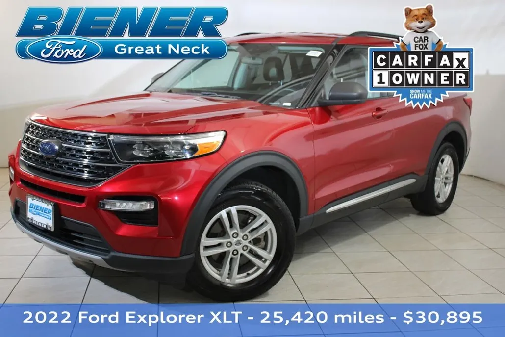 2022 Ford Explorer XLT photo 1