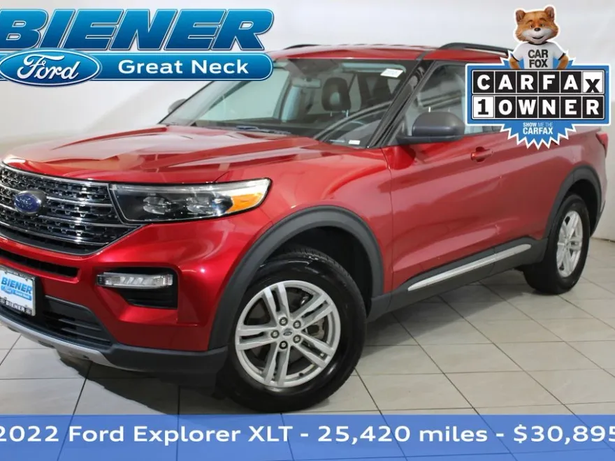 2022 Ford Explorer XLT photo 1