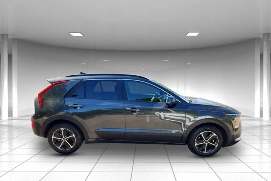 2023 Kia Niro Plug-In Hybrid EX photo 1