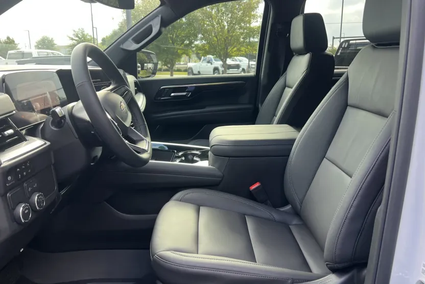 2025 Chevrolet Tahoe LT photo 1