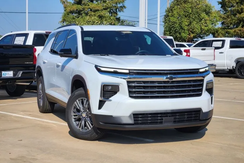 2026 Chevrolet Traverse photo 1
