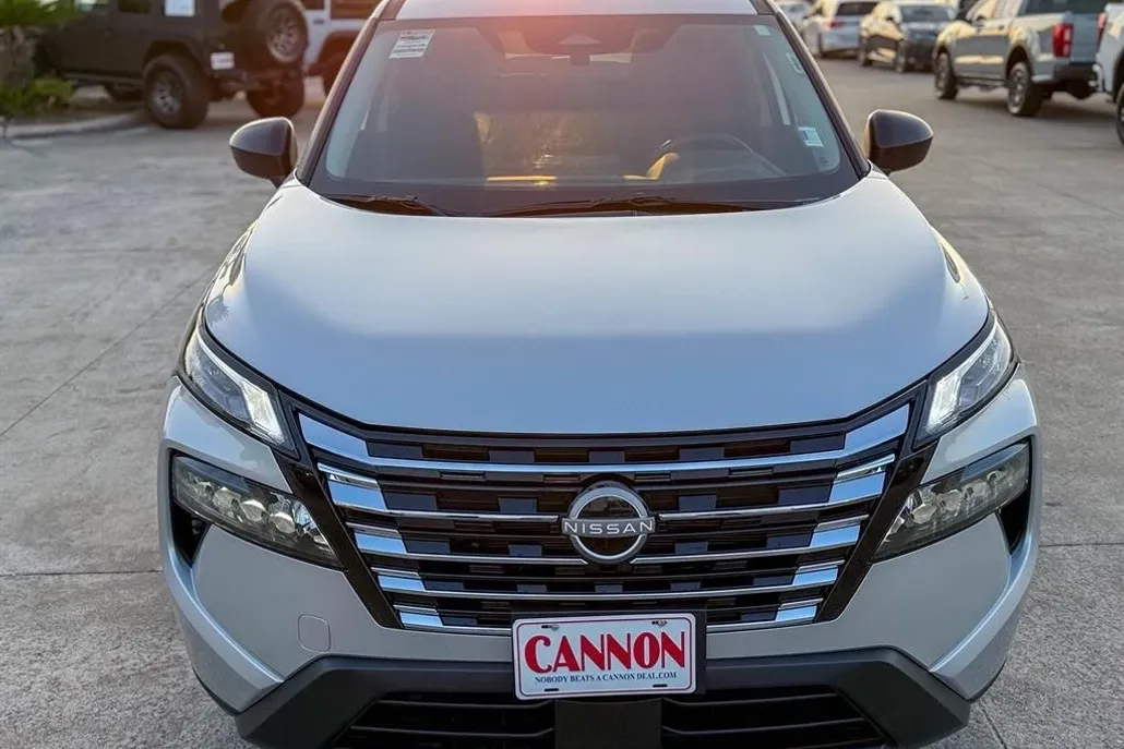 2025 Nissan Rogue S photo 1