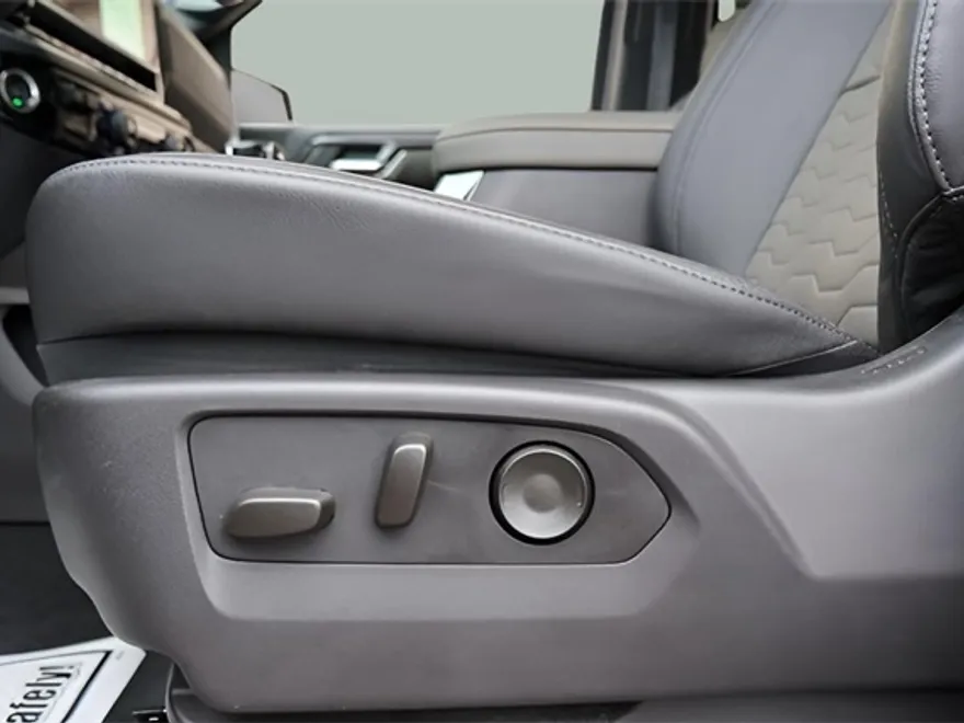 2024 Chevrolet Silverado 1500 ZR2 photo 1