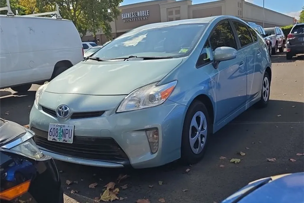 2014 Toyota Prius Two photo 1