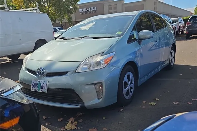 2014 Toyota Prius Two photo 1