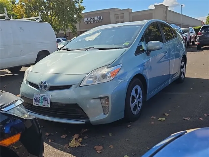 2014 Toyota Prius Two photo 1
