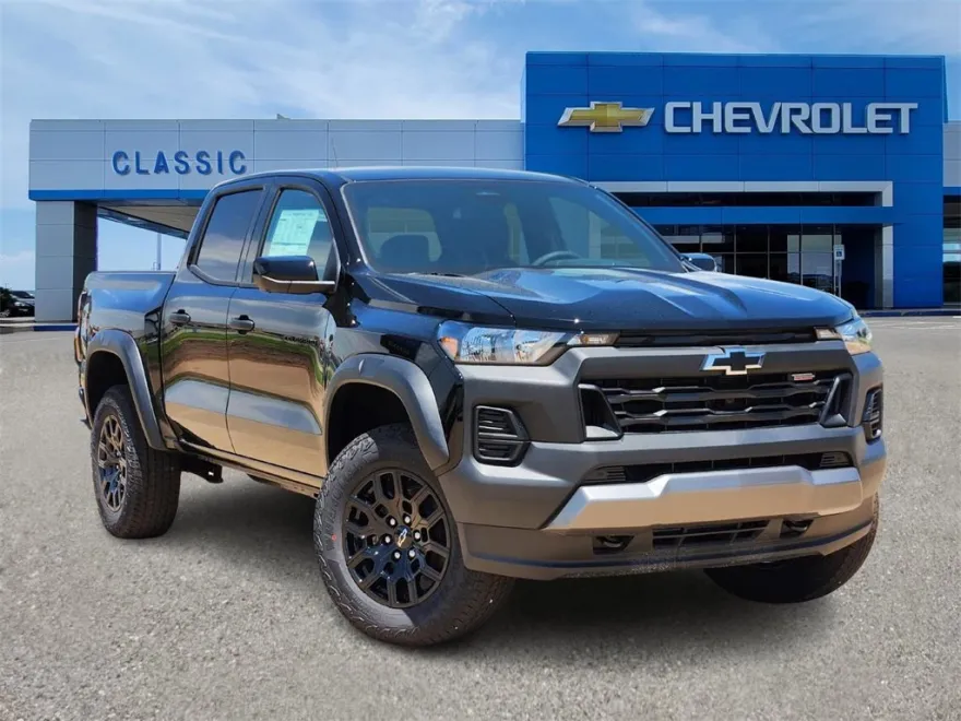 2026 Chevrolet Colorado Trail Boss photo 1