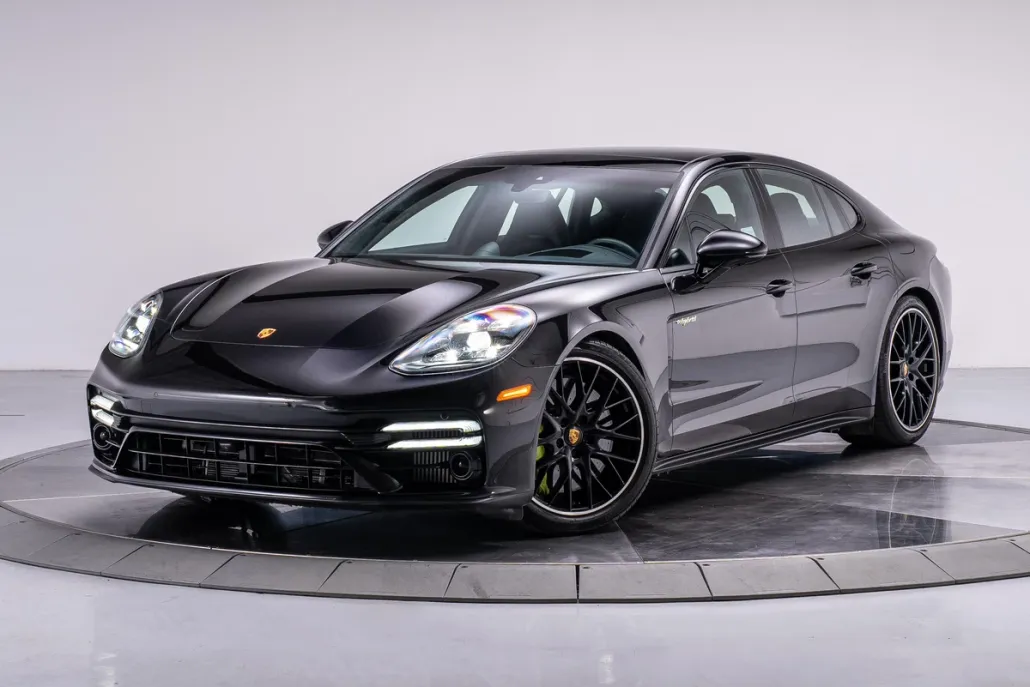 2023 Porsche Panamera Turbo S E-Hybrid photo 1