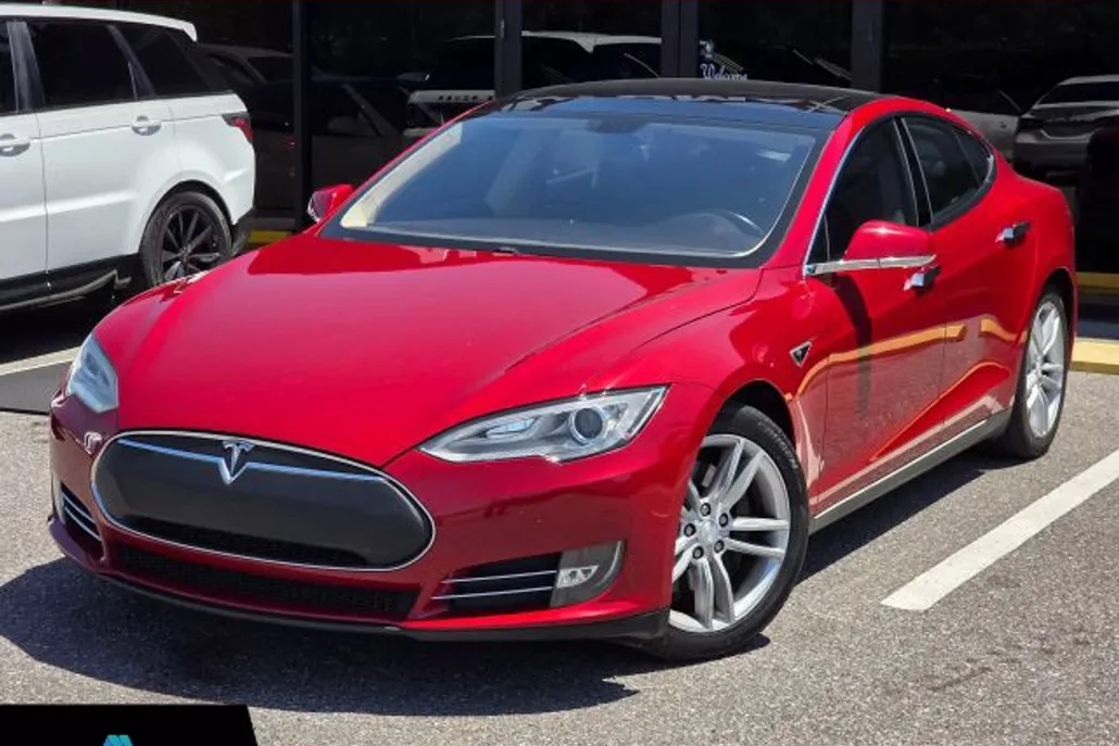 2013 Tesla Model S photo 1