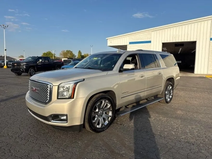 2016 Gmc Yukon XL Denali photo 1