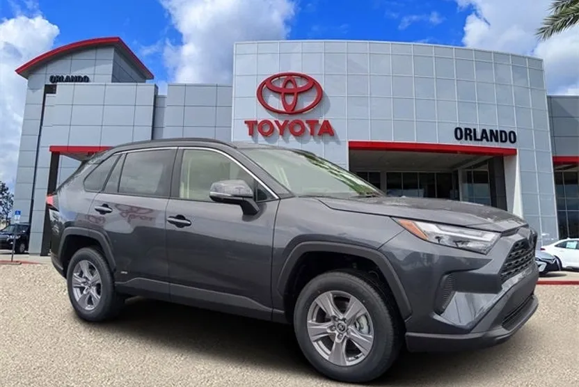 2025 Toyota RAV4 Hybrid XLE photo 1