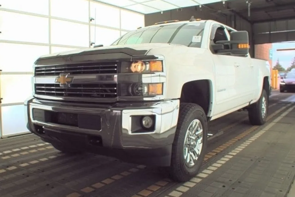 2016 Chevrolet Silverado 2500HD LT photo 1