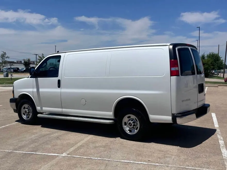 2023 Gmc Savana 2500 Cargo photo 1