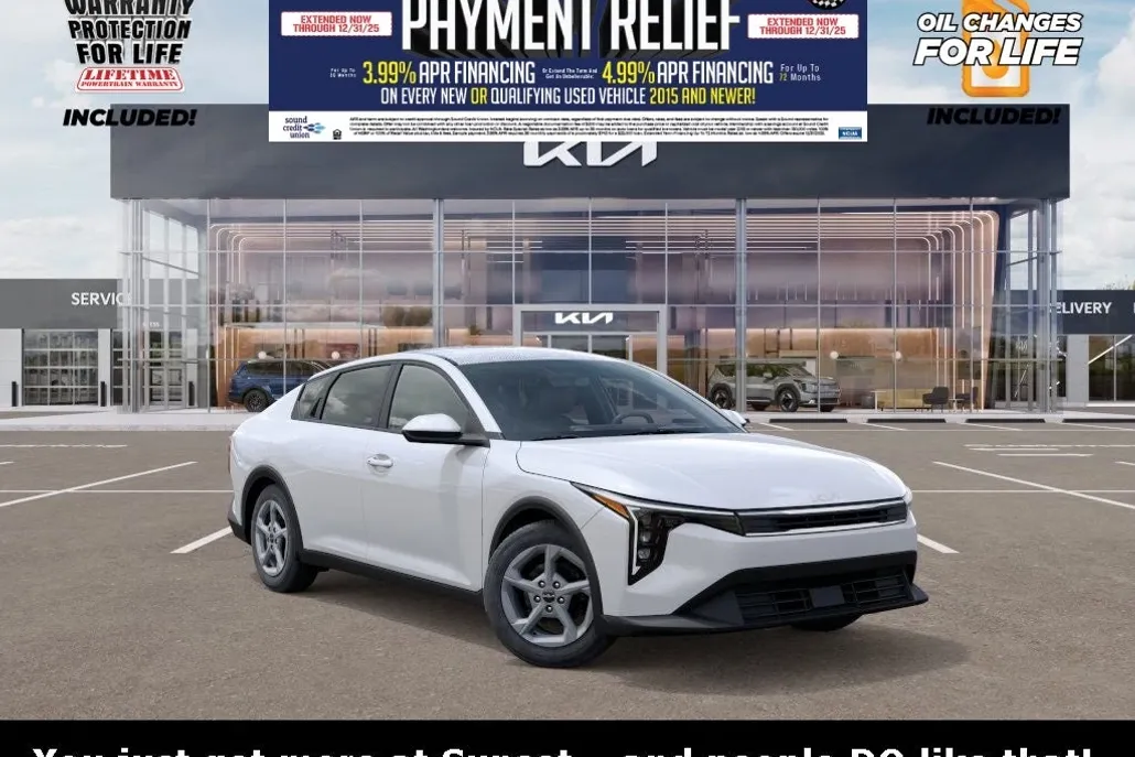 2025 Kia K4 LXS photo 1